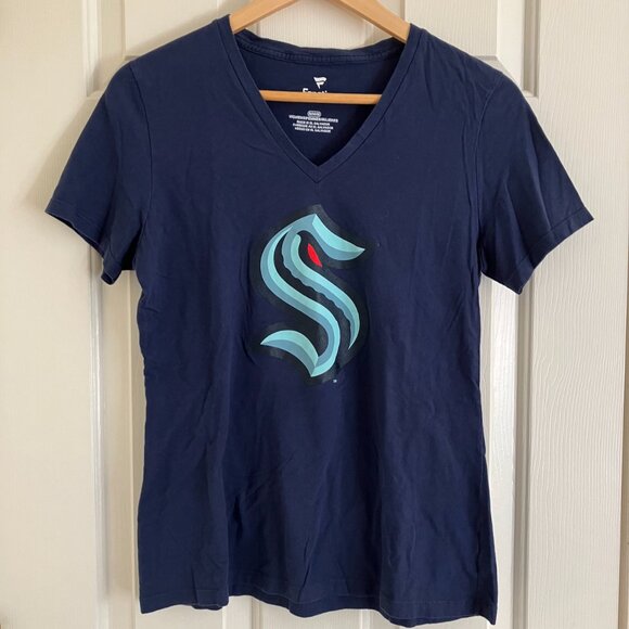 Pair of Women's PNW & Seattle Kraken tees, size Medium - Picture 10 of 12